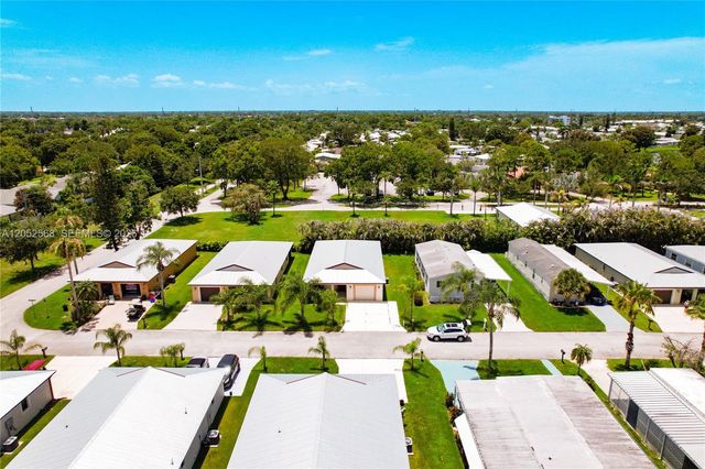 5 Flamenco Way, Port St. Lucie, FL 34952