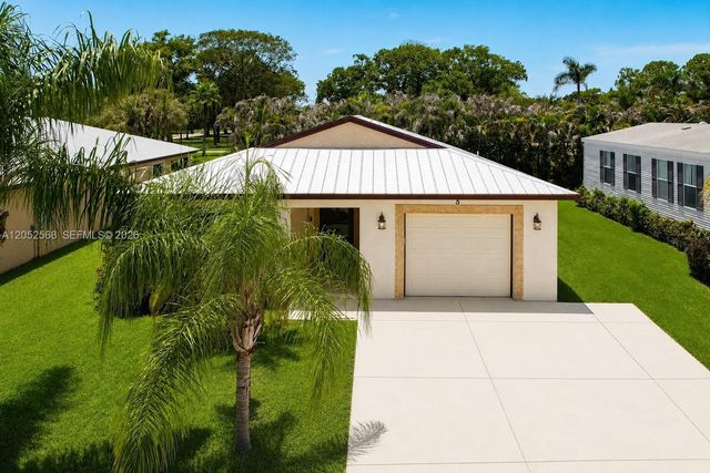 5 Flamenco Way, Port St. Lucie, FL 34952