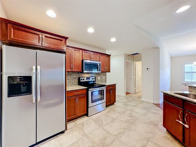5 Flamenco Way, Port St. Lucie, FL 34952