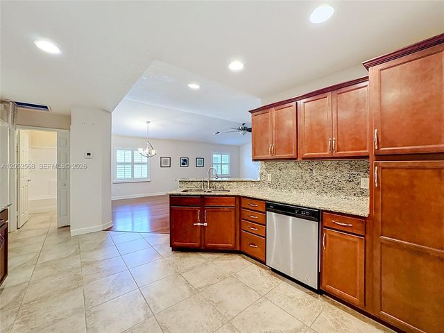 5 Flamenco Way, Port St. Lucie, FL 34952