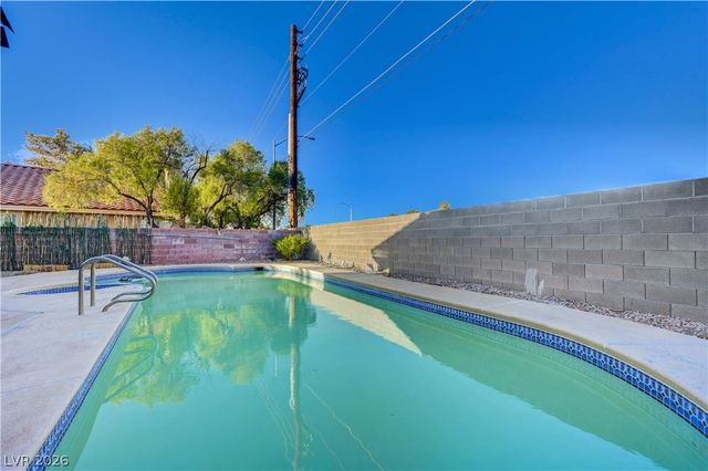 7724 Clearwood Avenue, Las Vegas, NV 89123