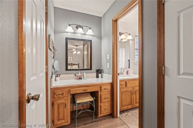 2108 N River Road, Lavaca, AR 72941