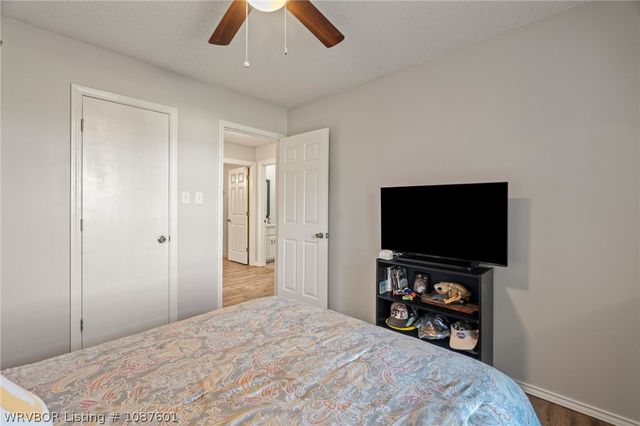 2108 N River Road, Lavaca, AR 72941