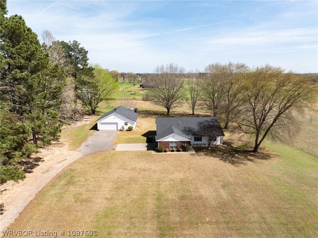 2108 N River Road, Lavaca, AR 72941