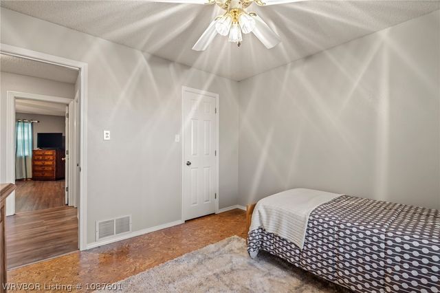 2108 N River Road, Lavaca, AR 72941