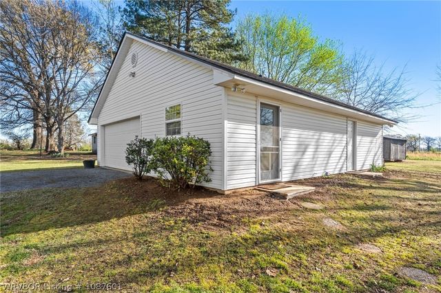 2108 N River Road, Lavaca, AR 72941