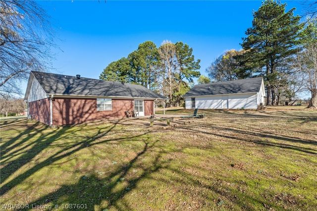 2108 N River Road, Lavaca, AR 72941