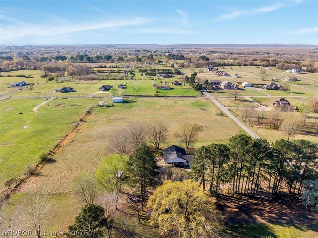 2108 N River Road, Lavaca, AR 72941