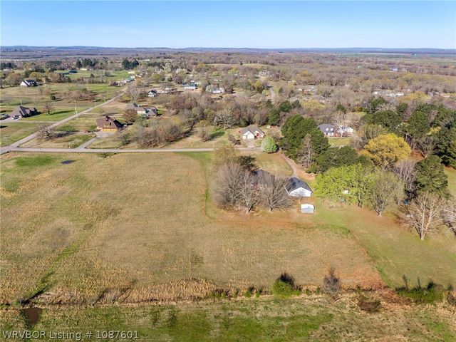 2108 N River Road, Lavaca, AR 72941