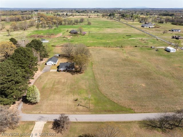 2108 N River Road, Lavaca, AR 72941