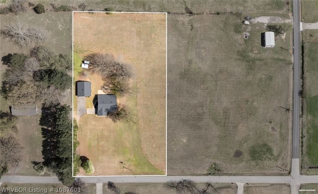 2108 N River Road, Lavaca, AR 72941