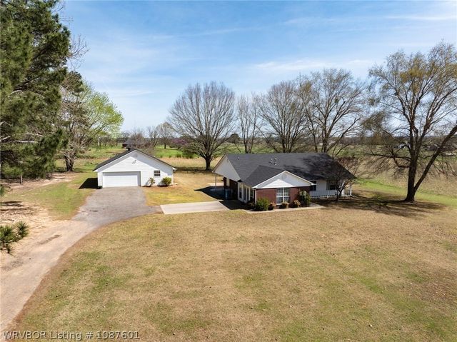 2108 N River Road, Lavaca, AR 72941