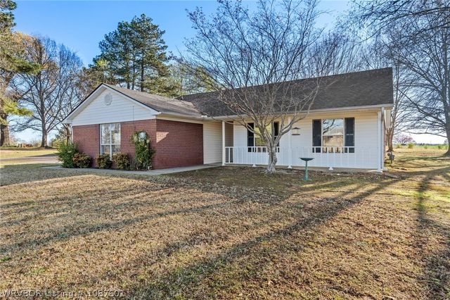 2108 N River Road, Lavaca, AR 72941
