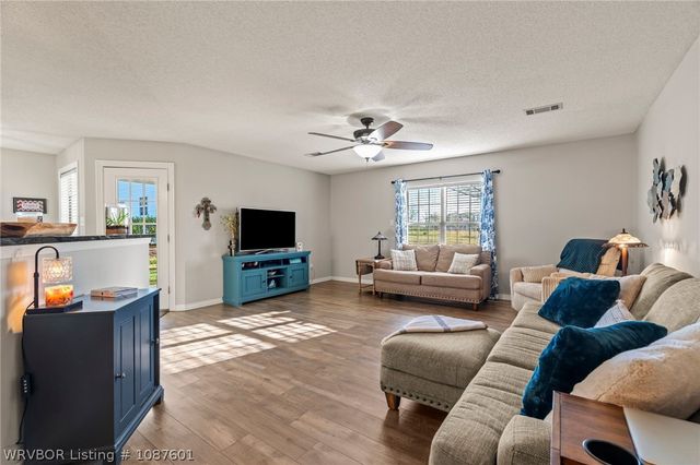 2108 N River Road, Lavaca, AR 72941