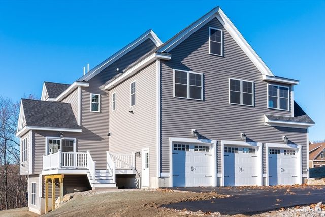 20 Hilliard Road, Kensington, NH 03833
