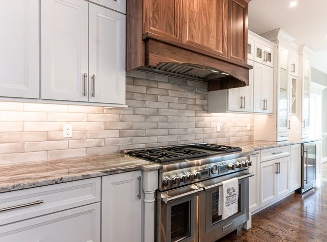20 Hilliard Road, Kensington, NH 03833