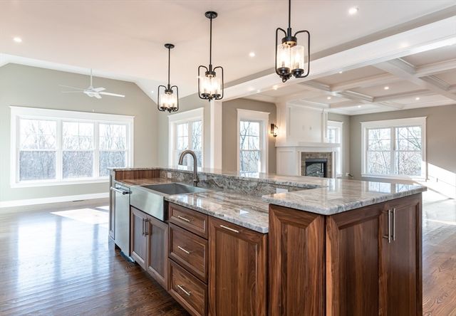 20 Hilliard Road, Kensington, NH 03833