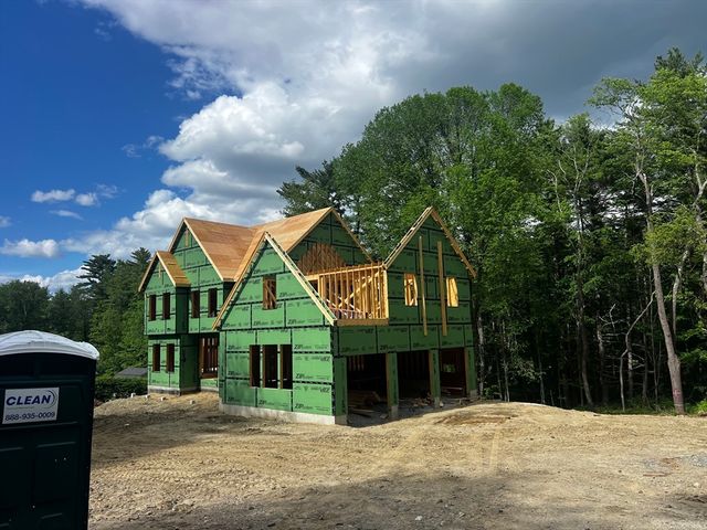 20 Hilliard Road, Kensington, NH 03833