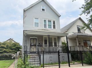 8353 S Brandon Avenue 2F, Chicago, IL 60617