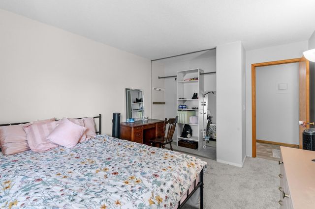12822 Nicollet Avenue 302, Burnsville, MN 55337