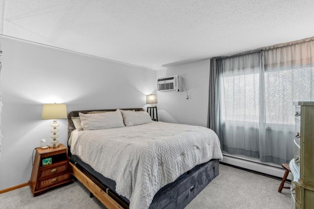 12822 Nicollet Avenue 302, Burnsville, MN 55337