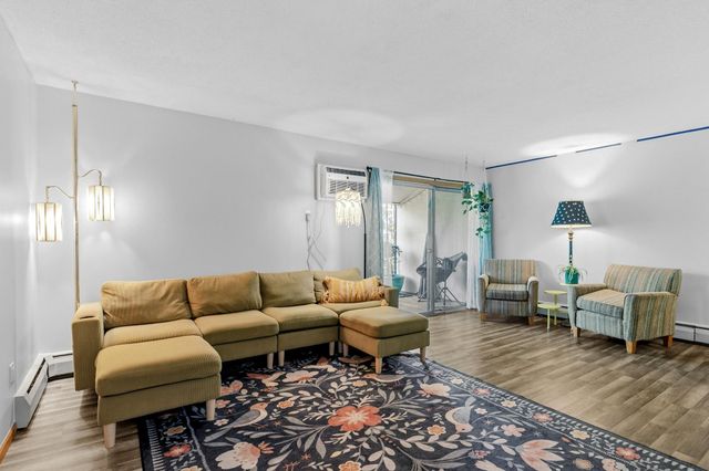 12822 Nicollet Avenue 302, Burnsville, MN 55337