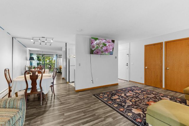 12822 Nicollet Avenue 302, Burnsville, MN 55337