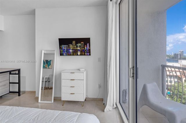 1750 N Bayshore Dr 1204, Miami, FL 33132