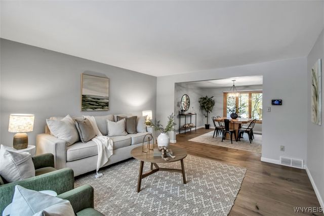 12 Arrow Trail, Lancaster, NY 14086