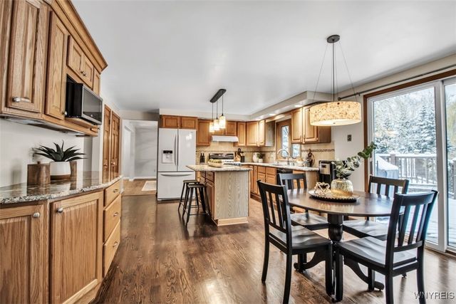 12 Arrow Trail, Lancaster, NY 14086