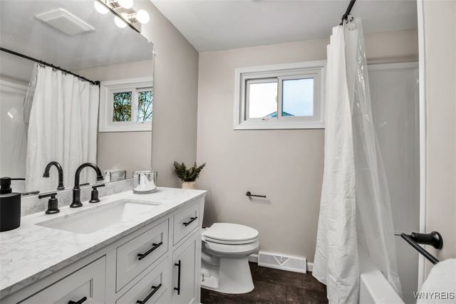 12 Arrow Trail, Lancaster, NY 14086