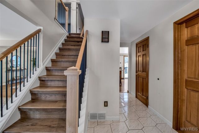 12 Arrow Trail, Lancaster, NY 14086