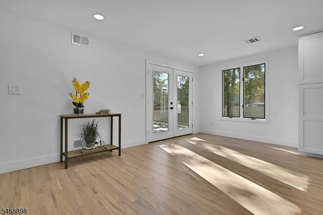 236 Campora Dr, Northvale Boro, NJ 07647