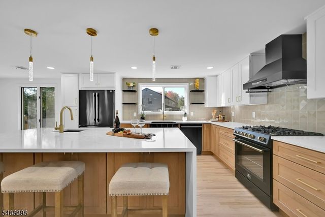 236 Campora Dr, Northvale Boro, NJ 07647