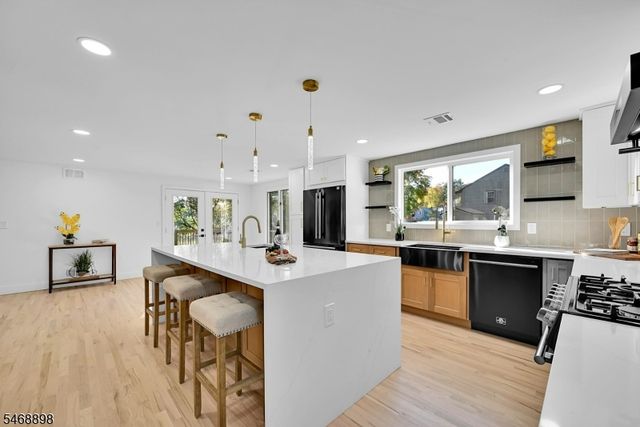 236 Campora Dr, Northvale Boro, NJ 07647