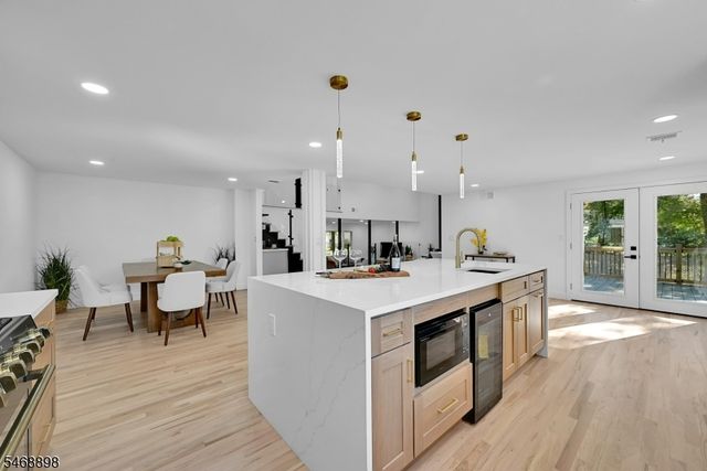 236 Campora Dr, Northvale Boro, NJ 07647