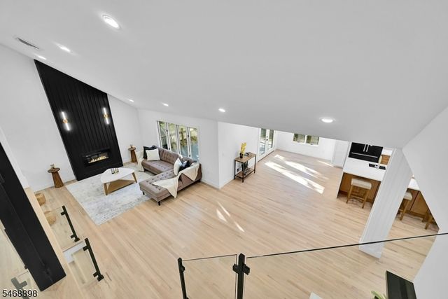 236 Campora Dr, Northvale Boro, NJ 07647