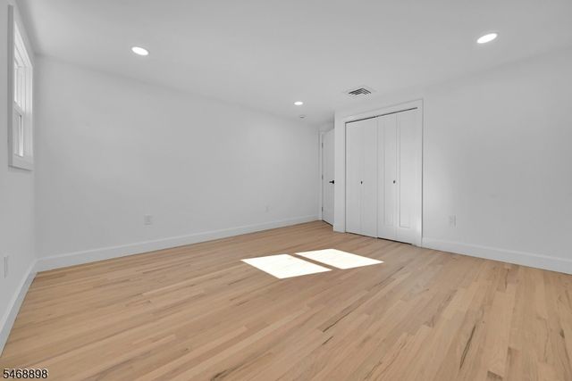 236 Campora Dr, Northvale Boro, NJ 07647