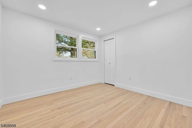 236 Campora Dr, Northvale Boro, NJ 07647