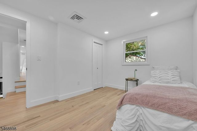 236 Campora Dr, Northvale Boro, NJ 07647