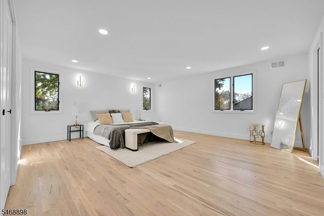 236 Campora Dr, Northvale Boro, NJ 07647