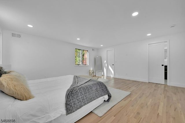 236 Campora Dr, Northvale Boro, NJ 07647