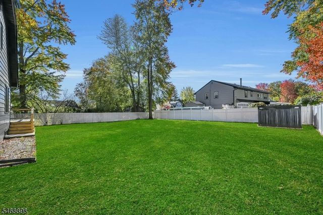 236 Campora Dr, Northvale Boro, NJ 07647