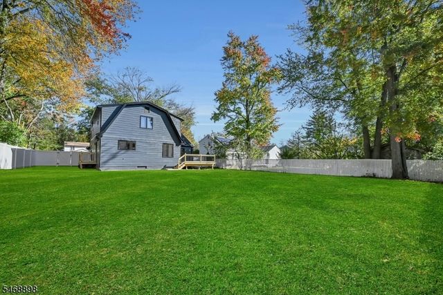 236 Campora Dr, Northvale Boro, NJ 07647