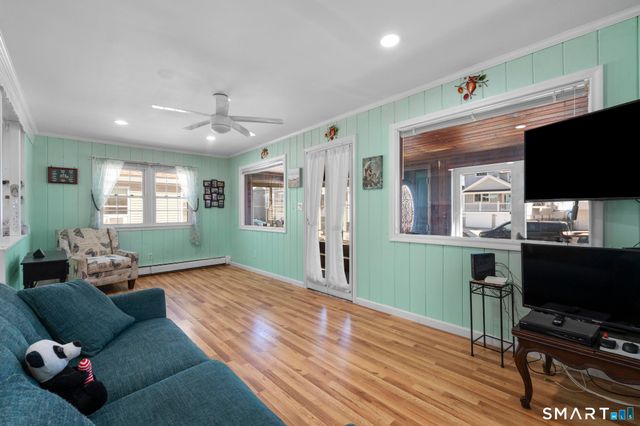 752 East Broadway, Milford, CT 06460
