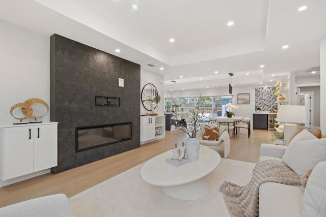 1950 Hackett Avenue, Mountain View, CA 94043