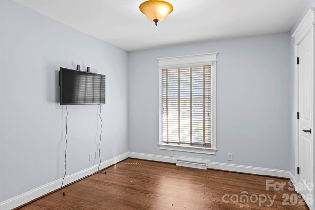 3103 N Centennial Street, High Point, NC 27265