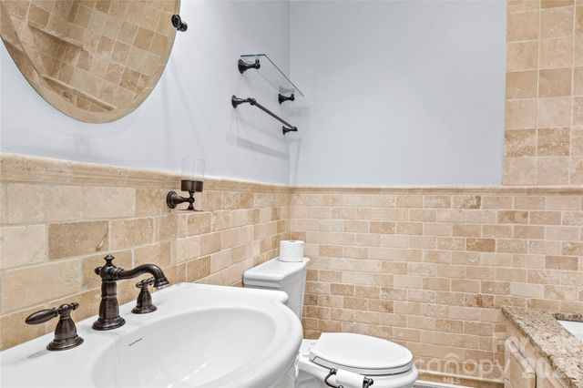 3103 N Centennial Street, High Point, NC 27265