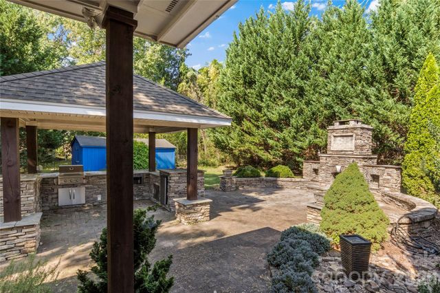 3103 N Centennial Street, High Point, NC 27265