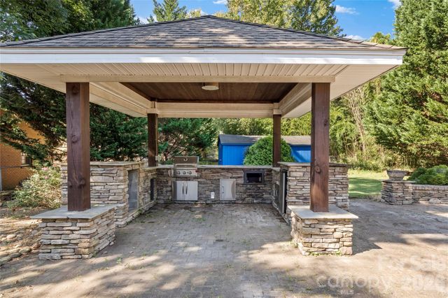 3103 N Centennial Street, High Point, NC 27265